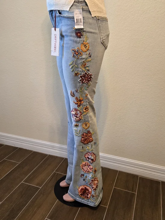 DRIFTWOOD Light Blue Embroidered Women’s Jeans with Floral Detail - Picture 2 of 4